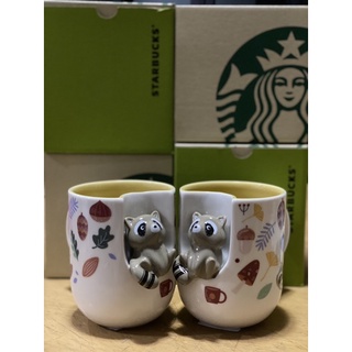 𝐒𝐓𝐀𝐑𝐁𝐔𝐂𝐊𝐒® แก้วสตาร์บัค Racoon Feast Mug (12 ออนซ์)