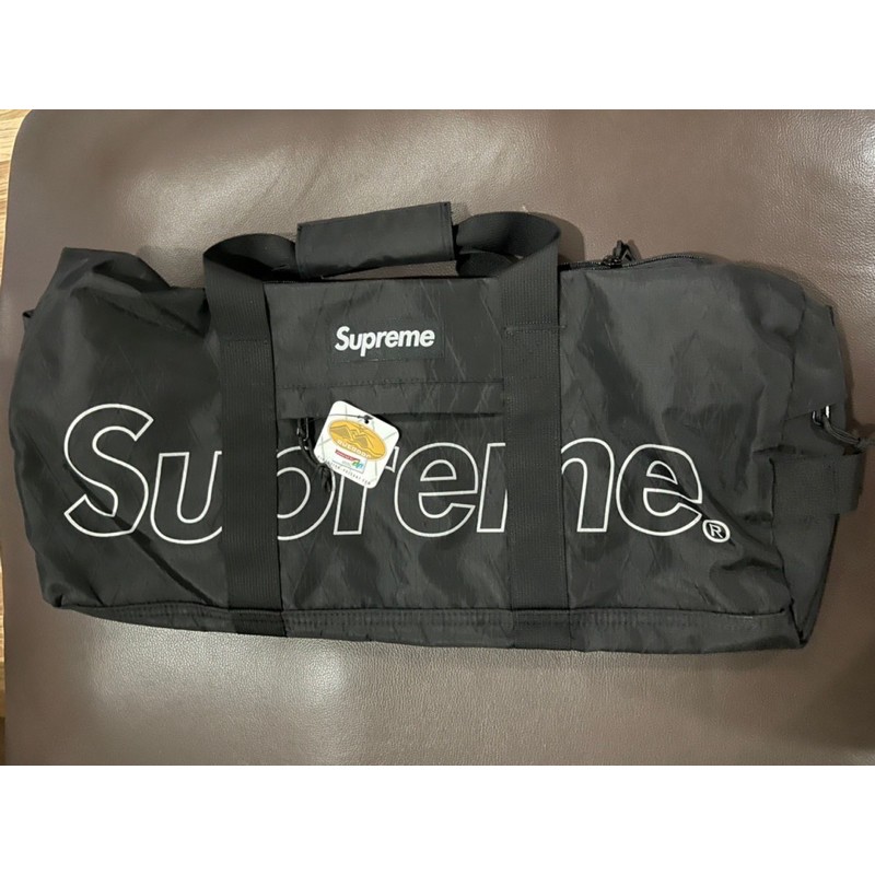 กระเป๋า Supreme Duffel bag ของแท้จาก London Store พร้อมส่ง