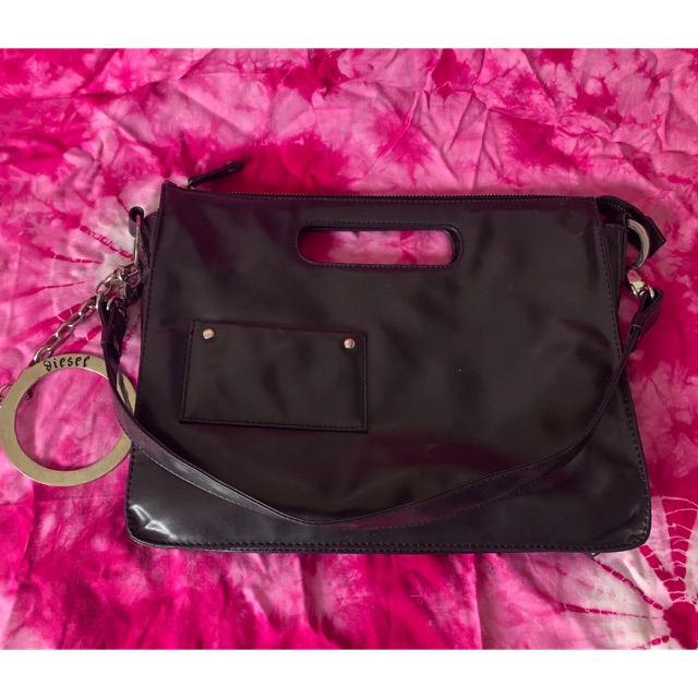 กระเป๋าสะพาย Diesel