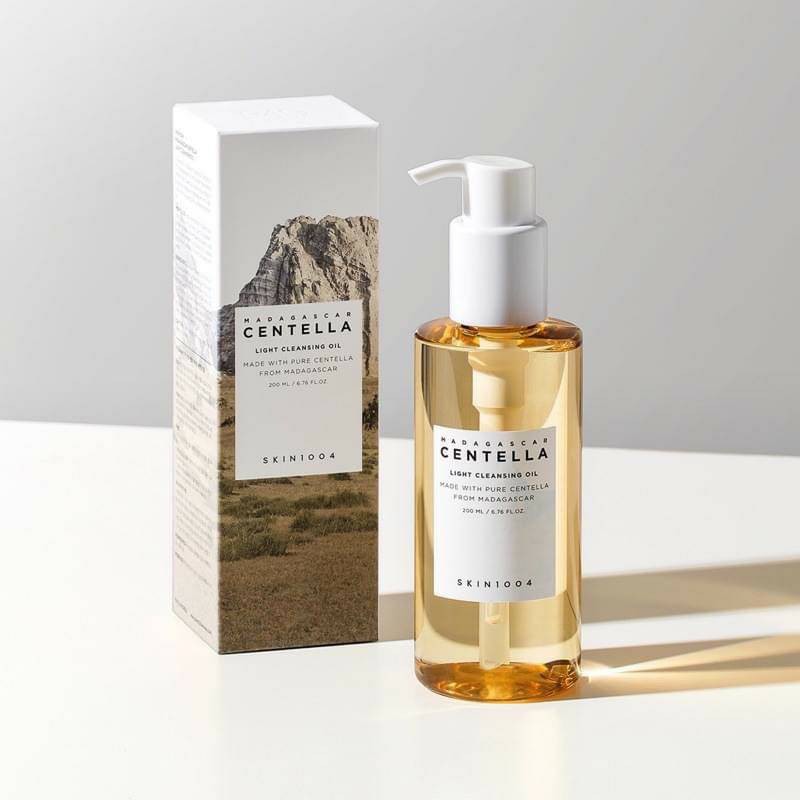 Madagascar Centella Light Cleansing Oil  200 ml.
