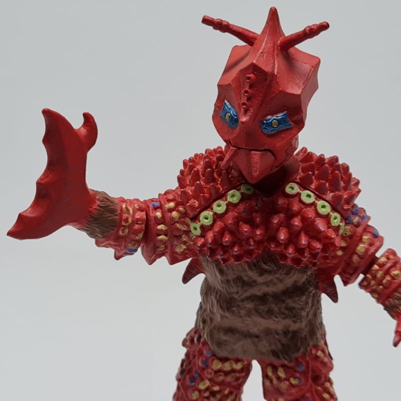 BANDAI HG ULTRAMAN "Yapool" Tsuburaya Kaiju Gashapon Figure