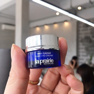 (📍Lot ผลิต 05/2022 และ 10/2022) #อายครีมขนาดทดลอง รอบดวงตากระชับ ลดริ้วรอย LA PRAIRIE : SKIN CAVIAR LUXE EYE CREAM