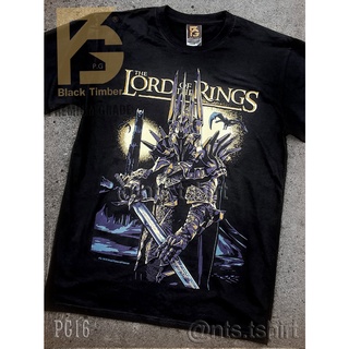L27x PG16 LORD OF THE RINGS เสื้อยืด Silkscreen ผ้าหนานุ่ม ไม่หดไม่ย้วย ไม่ลอกร่อน Cotton Black Timber PREMIUM    กราฟฟิ