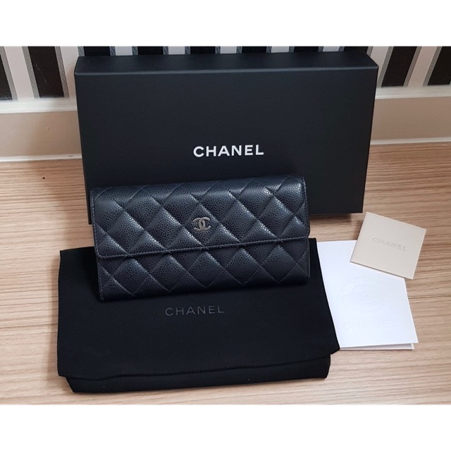 Chanel flap wallet midnight blue cavier holo21