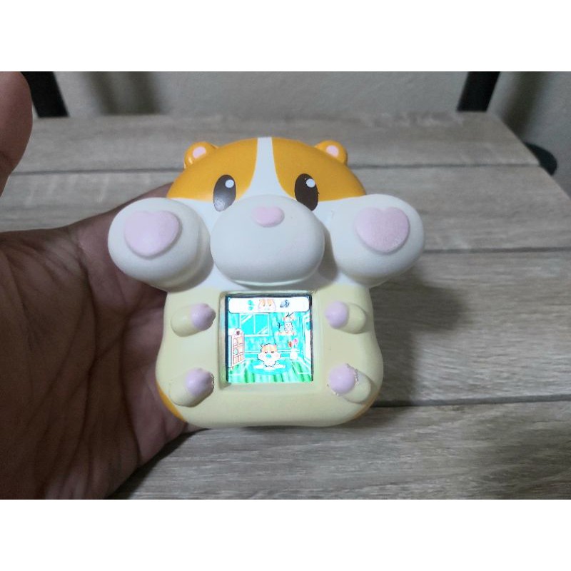 Tamagotchi Squishy Hamster ทามาก็อตจิหนูแฮมสเตอร์นุ่มนิ่ม สภาพกลางๆ