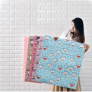 🌟DIY🌟 วอลเปเปอร์ติดผนัง 3 มิติ วอลเปเปอร์ สติกเกอร์ ลายโดเรม่อน ลายคิตตี้ วอลเปเปอร์ลายการ์ตูน ลายอิฐ 3 มิติ DIY กันน้ำ