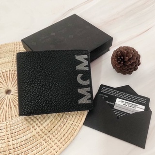 กระเป๋าสตางค์ใบสั้นผู้ชาย(ไม่แท้คืนเงิน)MCM Mens Grain Calf Leather Contrast Logo Bifold Wallet