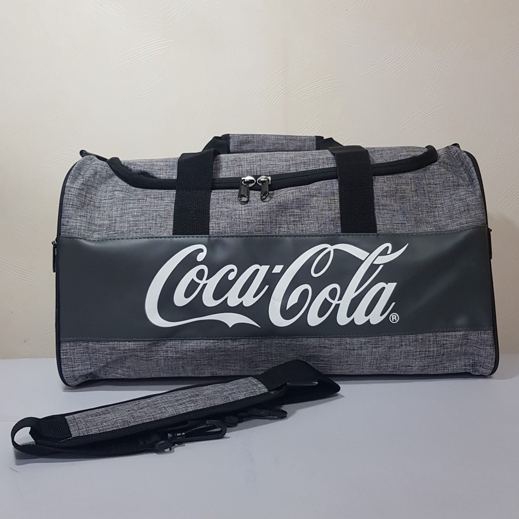 ใหม่มือ 1 - กระเป๋าเดินทาง ใส่เสื้อผ้า และของใช้เอนกประสงค์ Coca-Cola Sport Bag
