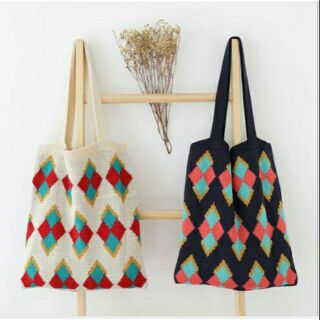 กระเป๋าถักไหมพรม รุ่นฮาราจูกุ *สินค้าพร้อมส่ง
