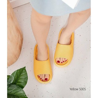 5005 รองเท้าเพื่อสุขภาพ แบบสวม  หนังนิ่ม พื้นนิ่ม ทรงสวย ใส่สบาย กันลื่นแน่นอน ใส่เดินในบ้าน นอกบ้านได้หมด