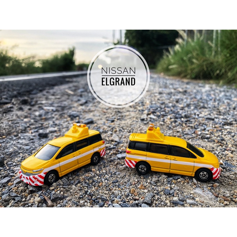 Tomica Nissan Elgrand สีเหลือง