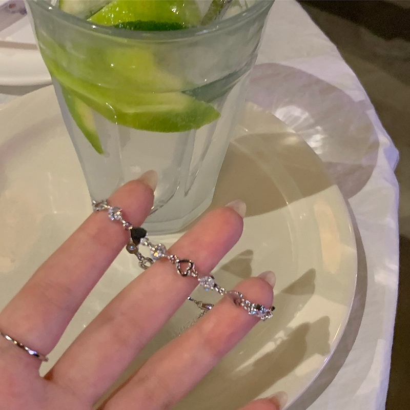 สร้อยข้อมือ จี้รูปหัวใจ แบบกลวง ดีไซน์เรียบง่าย - รูปที่ 7