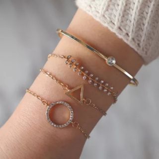 กำไลเซ็ท • Bangle Set