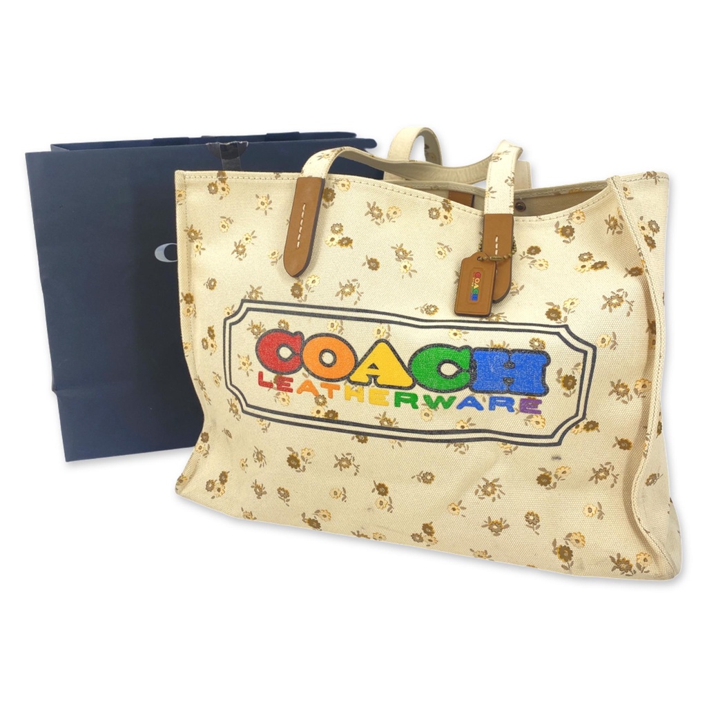 Coach pride lozenge canvas tote กระเป๋าผ้าใบใหญ่ สายรุ้ง ของแท้ 100%