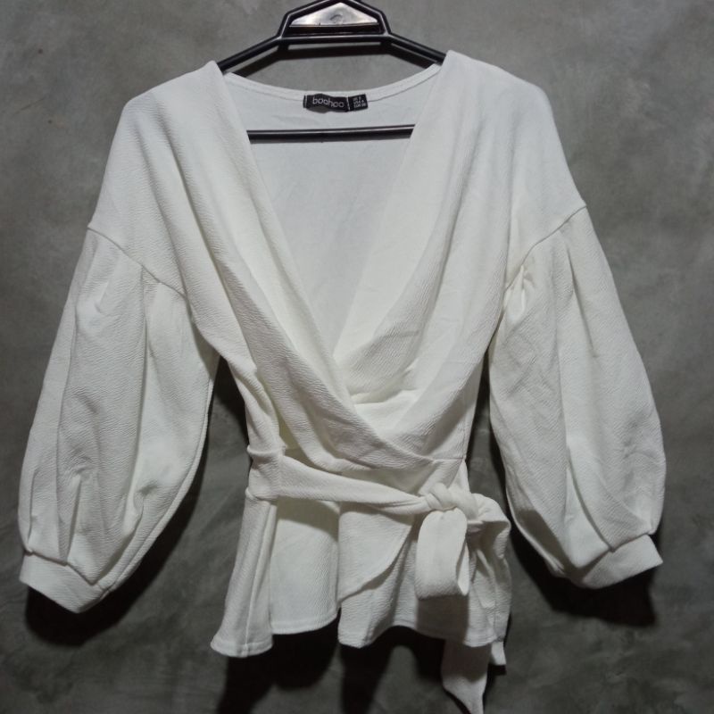 boohoo เสื้อแขนพองผ้าวูเวฟ