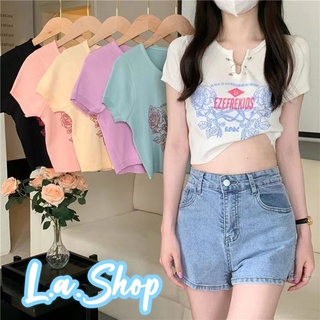 L.A Shop ​พร้อมส่ง เสื้อครอปไหมพรม แขนสั้นลาย น่ารักแถมเข็มกลัดเก๋ๆ "59211"