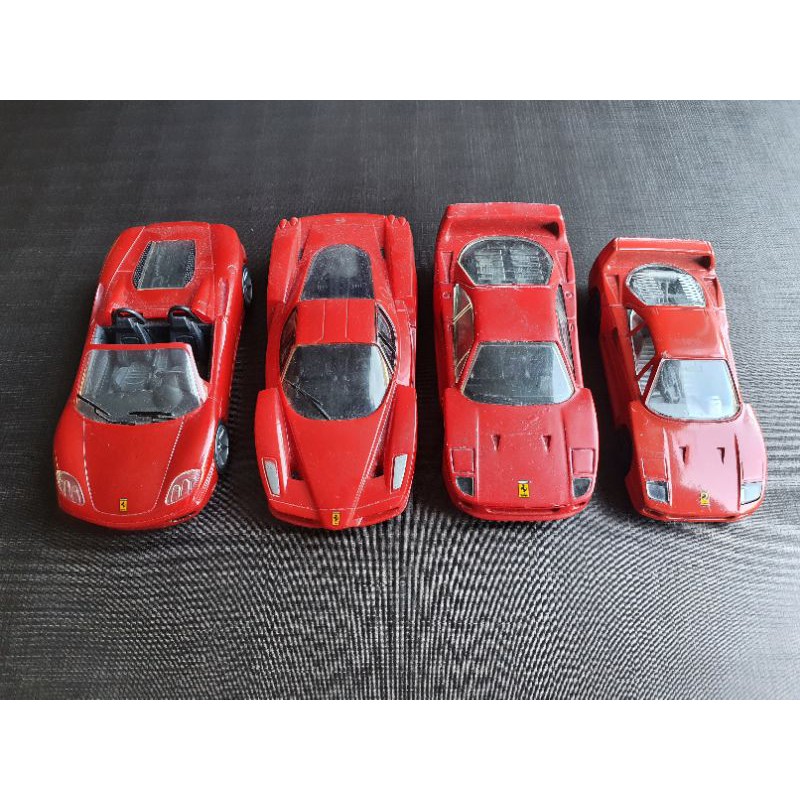 4 Red Ferrari Set: F40 Burago 1:43, F40 Matchbox 1:39, Enzo Ferrari&amp;360 Spider Shell V-Power 1:38