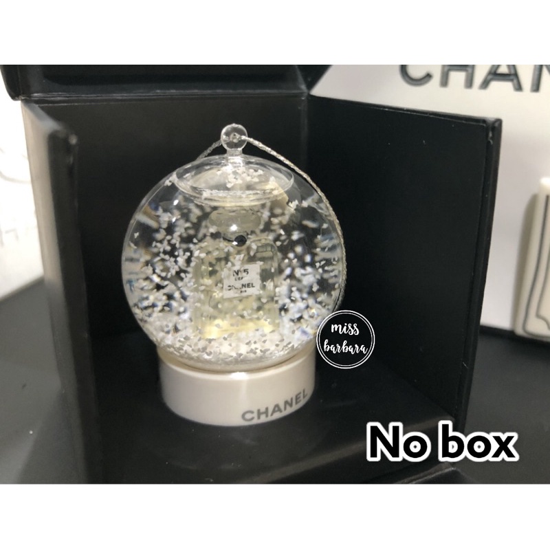 CHANEL VIP GIFT No.5 Snow Mini Globe โดมหิมะน่ารักๆ คอลเลคชั่นคริสต์มาสต์(ไม่มีกล่องบรรจุ)