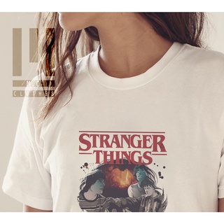 เสื้อยืดสีดำอินเทรนด์เสื้อยืด แบบนิ่ม พิมพ์ลาย STRANGER THINGS distro สําหรับผู้ชาย และผู้หญิงS M L   XL  XXL