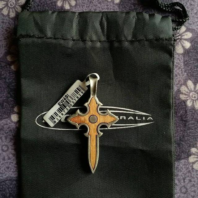 Bico Cross Wood SLV สร้อยคอจี้