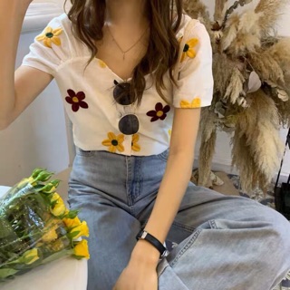 🌸🌼 Trouble daisy top 🌼🌸 เสื้อแขนสั้นเย็บแขนพอง งานเกาหลีปักลายดอกไม้