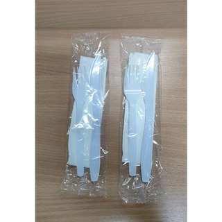ชุดส้อมและมีดพลาสติกพร้อมทิชชู่ แคตตาริ่งเซ็ทสีขาว สีดำ (แพ็ค 25,50 Pcs)
