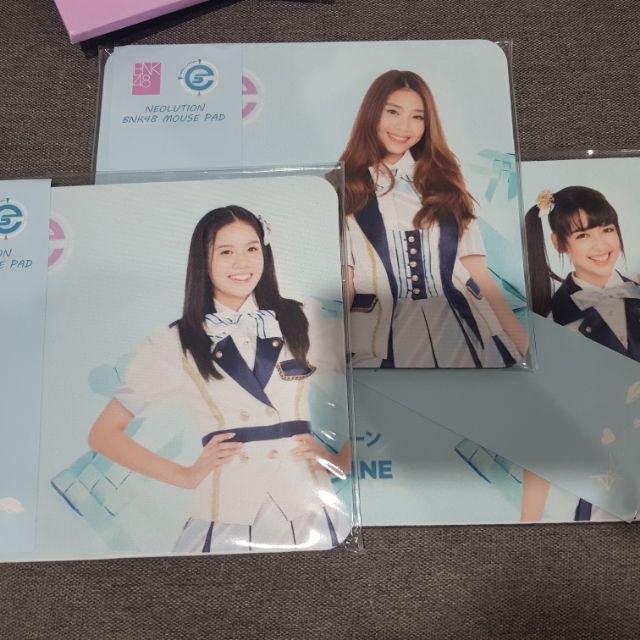 แผ่นรองเม้าส์ bnk48 x neolution
