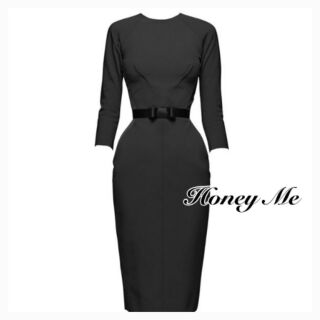 HoneymeDressลุคGlam ผ้าเรียบสีดำ งานดีไซน์หรูหรา