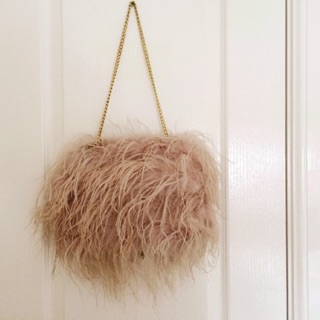 กระเป๋าขนนกแท้สีชมพูแบรนด์ Topshop pink ostrich feather bag