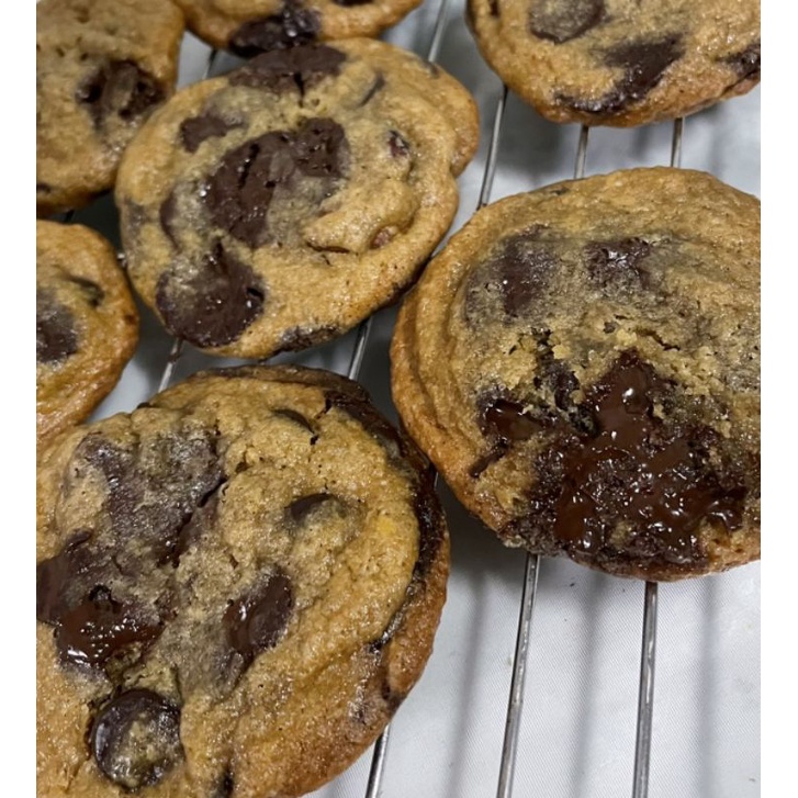 Chocolate chip & almond cookie 🍪✨