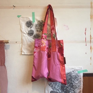 Pink roses tote