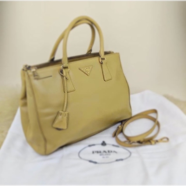 ขาย Prada Saffiano Lux Medium Double-Zip Tote Bag มีถุงผ้าจ้า 13”9”5”