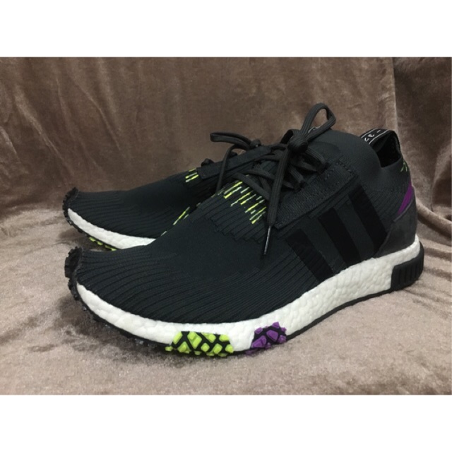 รองเท้า adidas แท้100% รุ่น NMD เบอร์ us10/uk9.5/J280/F44 มือ 1