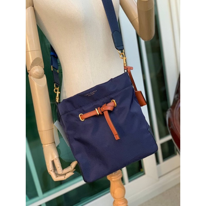 ? TORY BURCH PERRY NYLON DRAWSTRING BUCKET BAG | Shopee Thailand