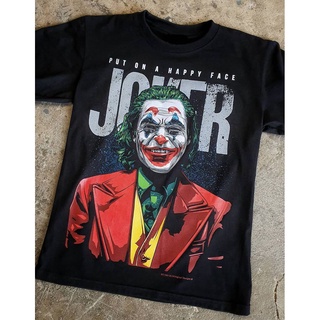 เสื้อยืดผ้าฝ้ายพิมพ์ลายขายดี ◊◊BT 150 Joker Put On a Happy Face เสื้อยืด สีดำ BT Black Timber T-Shirt ผ้าคอตตอน สกรีนลาย