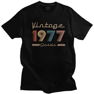 ใหม่ เสื้อยืดผ้าฝ้าย พิมพ์ลาย 1977 43rd สไตล์วินเทจ คลาสสิก เรโทร ของขวัญวันเกิด แฟชั่นสําหรับผู้ชาย 2022S-5XL