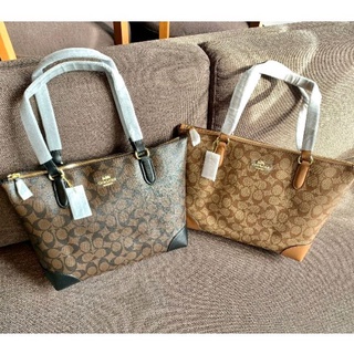 COACH  ZIP TOTE IN SIGNATURE BAG