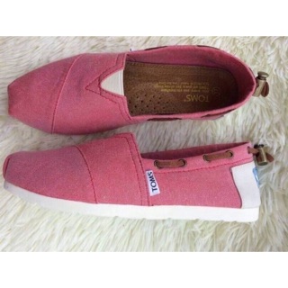 รองเท้า Toms