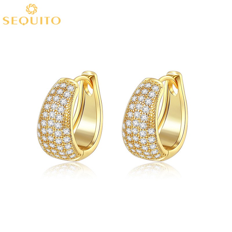 SEQUITO หรูหราเครื่องประดับชุบทอง Cubic Zirconia วงกลมขนาดเล็ก Huggie Hoop ต่างหูสําหรับผู้หญิง E471