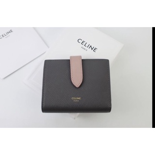 🔥 Sale : 13,990 Baht 🔥 #B220801948   [ Used ]  C E L I N E – Strap wallet (2021)   ๐ Color : Grey / vintage pink ๐