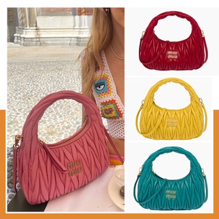 ออริ MiuMiu Wander matelassé nappa leather mini hobo bag หนังแกะทั้งใบ