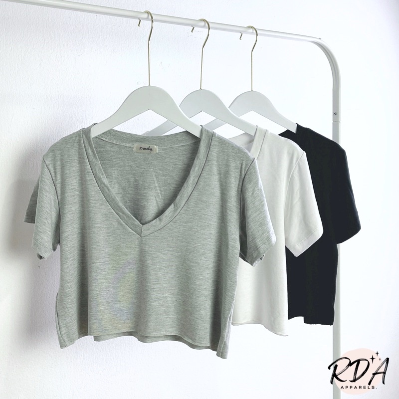เสื้อยืดครอป คอวีลึก ทรง over size ผ้าเรย่อนเนื้อดี Free Size งานตัดเองของทางร้าน