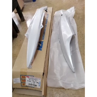 บังลมหน้า mio (ตัวเก่า)​ฝาครอบตัวถังMIOสีขาวราคาต่อ1คู่​ L-R