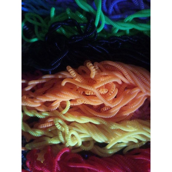 1 สี SOLID SPIRAL/TILE CABLE PROTECTOR