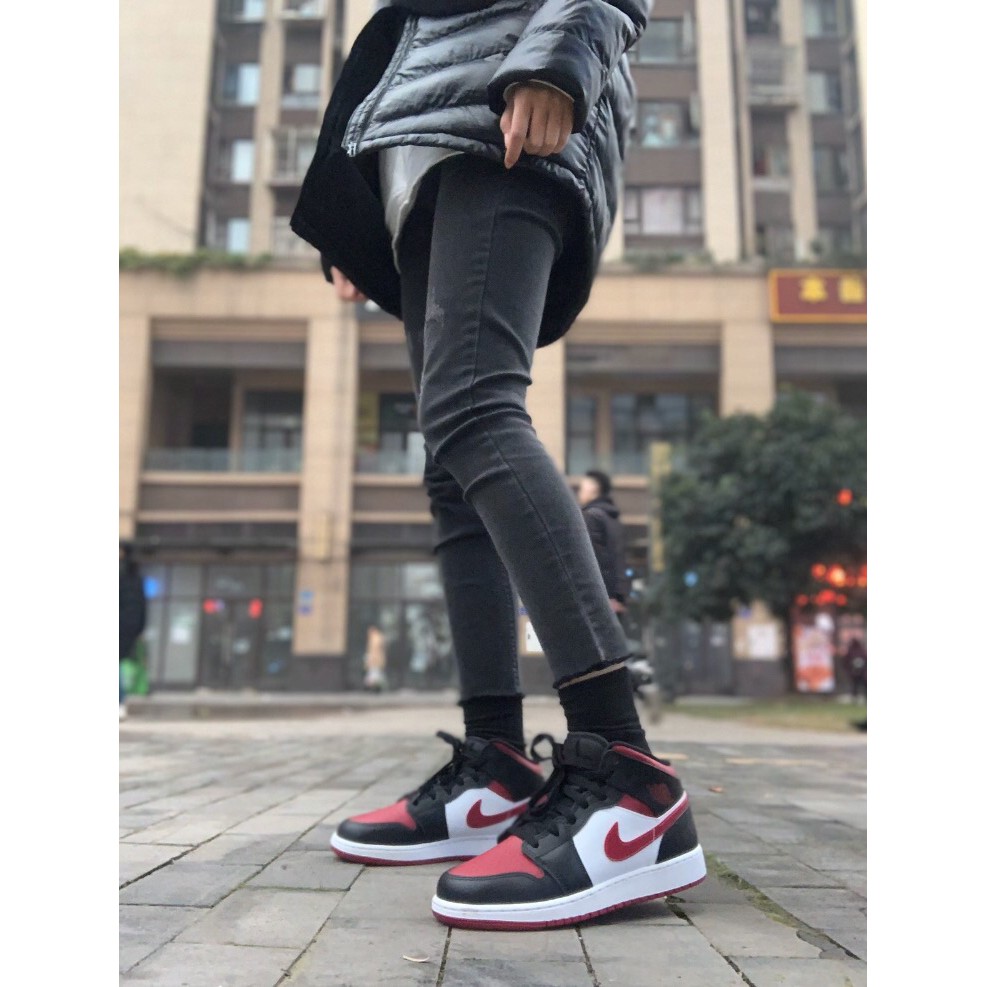 aj1 blue red