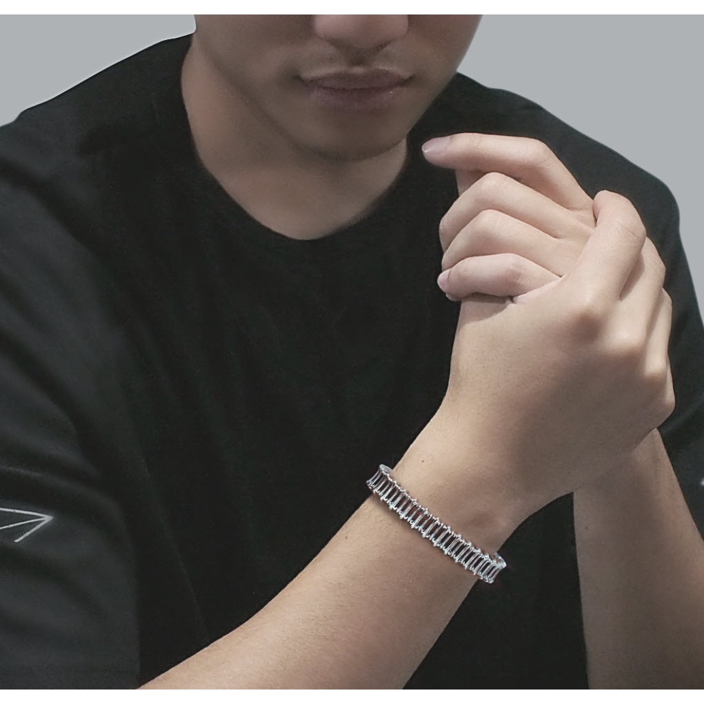 AKE AKE Prophecy Bangle Mini กำไลข้อมือเงินแท้925 แกะมือขัดเงาลงดำ ลายทิวต้นไม้ศักดิ์สิทธิ์ - รูปที่ 2