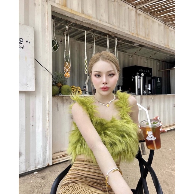 สายเดี่ยวขนฟรุ้งฟริ้ง ไปทะเล คาเฟ่ปังมาก