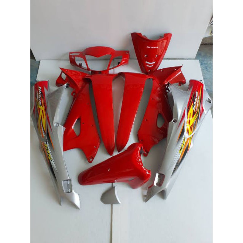 ชุดสี Wave125R แดง/เทา 1 ชุด( 11 ชิ้น)