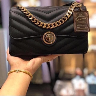 Lyn crossbody bag กระเป๋าสะพายครอสบอดี้