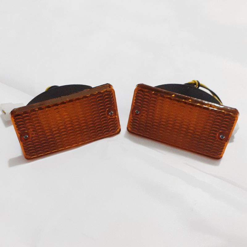 ไฟเลี้ยวกันชน Mitsubishi L300